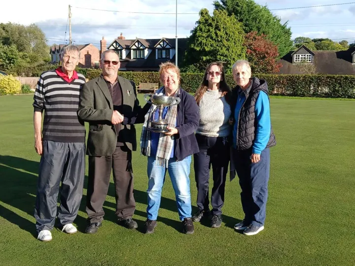 Bowling Club