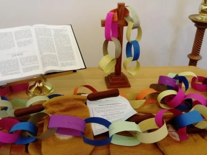 Chains of adoration