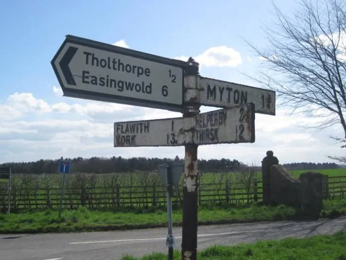 Tholthorpe sign