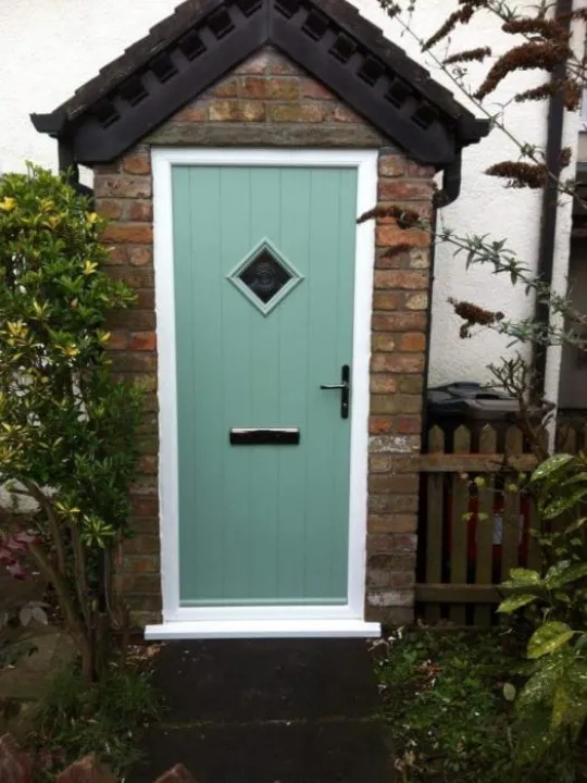 Porch door in green