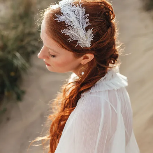 Detail feather tiara wren embellished P