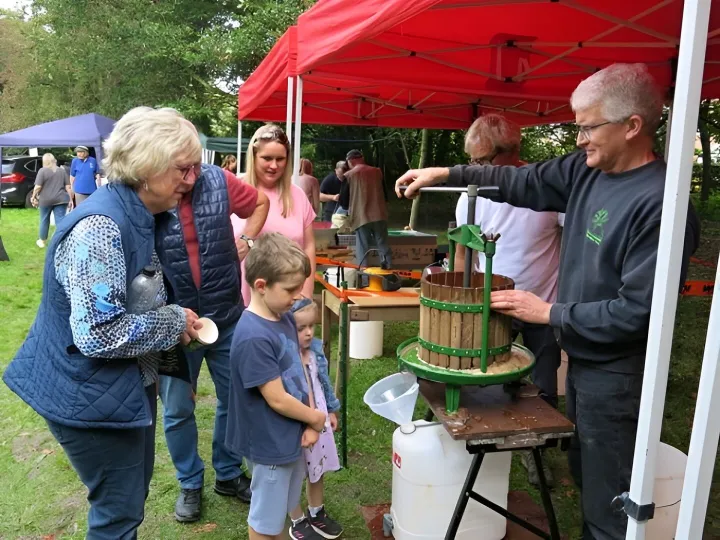 Apple Pressing Event 3