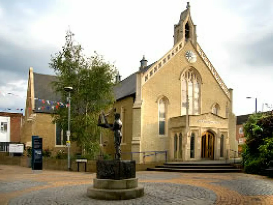 High Street Maidenhead Methodist Church seen from outside