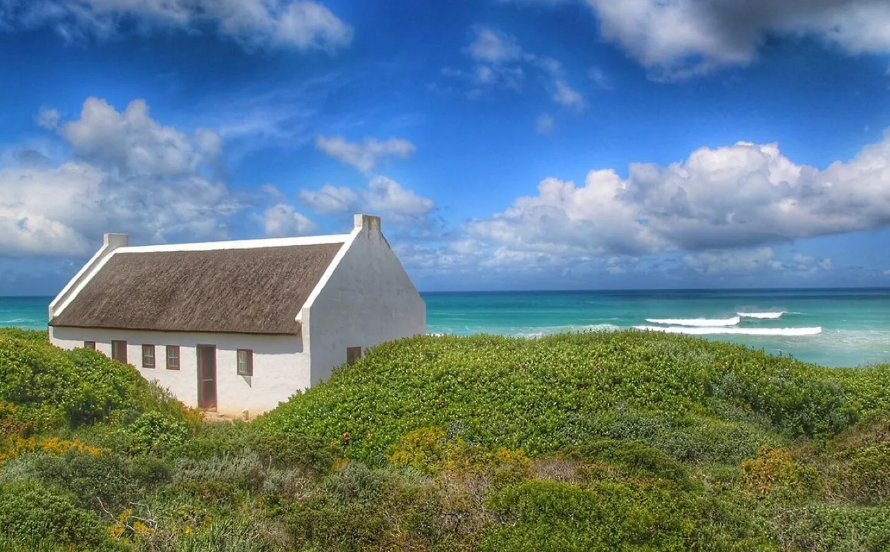 Sea, coast, beach, ocean, nature, heaven, summer, vacations, waves, landscape, house, holiday home, hut, sand dunes, south africa, colorful, building, de hoop, national park, nature reserve, clouds, cloud formation, travel, sightseeing, thatched roof, hol
