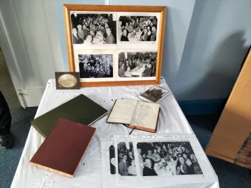 120 Bawtry Ann – Memorabilia Books and photos