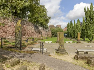 Chester City Walls &ndash; Roman Gardens