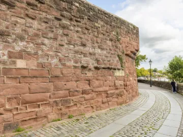 Chester City Walls – The Groves
