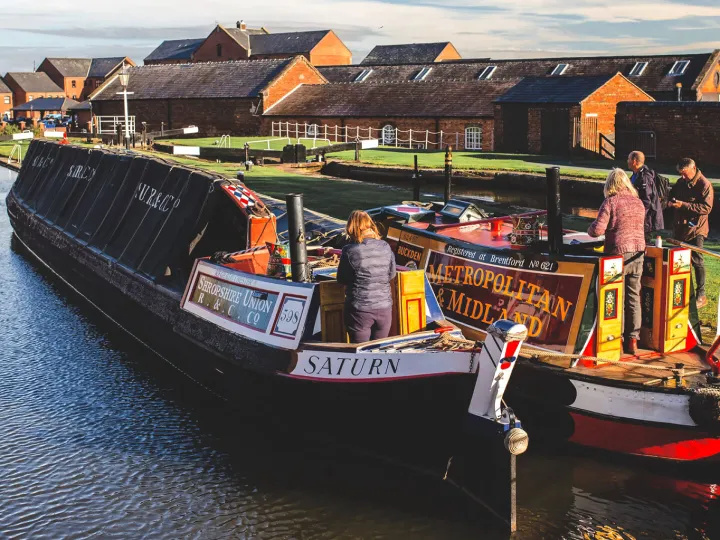 Saturn Canal Narrowboat