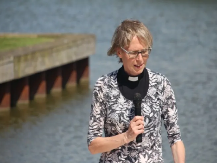 Helen Chantry dedicates the boat
