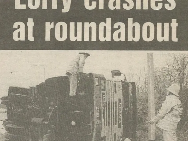 Scan_20170529 (2) Lorry Crash Feb 1990