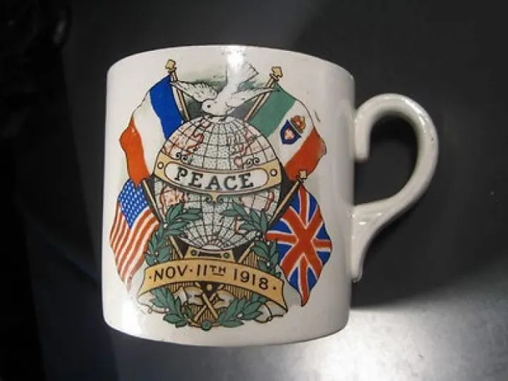 armistice-mug-11-november-19183600111cf8069036cec56a51fb211ecdf9a-M230220