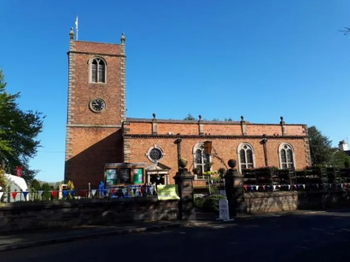 Image: plantsale20190504_085211