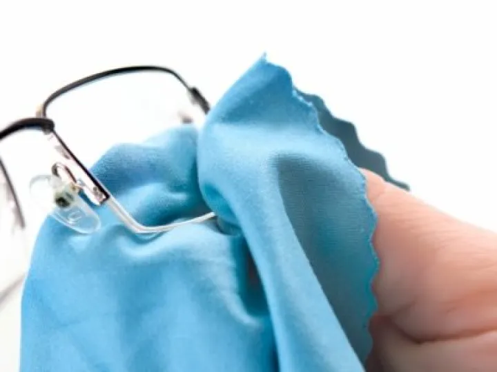 Cleaning spectacle frames