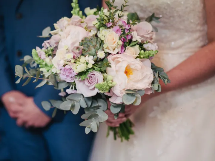 bride, groom, flowers, wedding