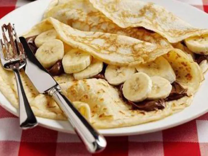 Pancake with nutella and banana