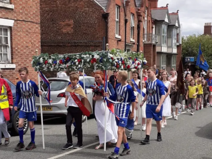 Tarvin Fete Procession