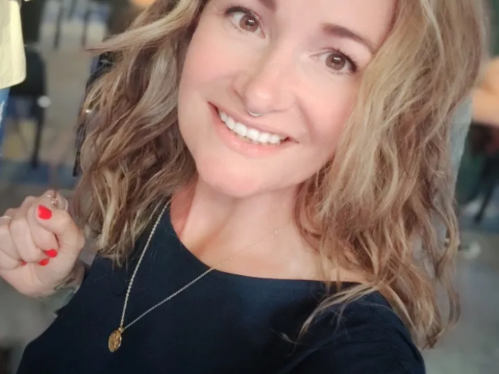 e35121b1-4e00-e121-9242-c2e9ebefebae