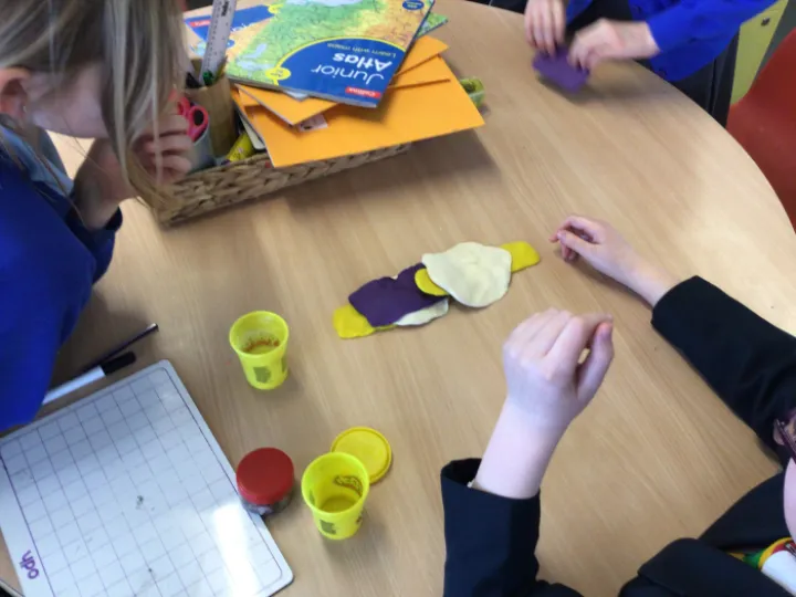 E6DFA509-DEFC-424E-8DA1-C2840EEBC41C