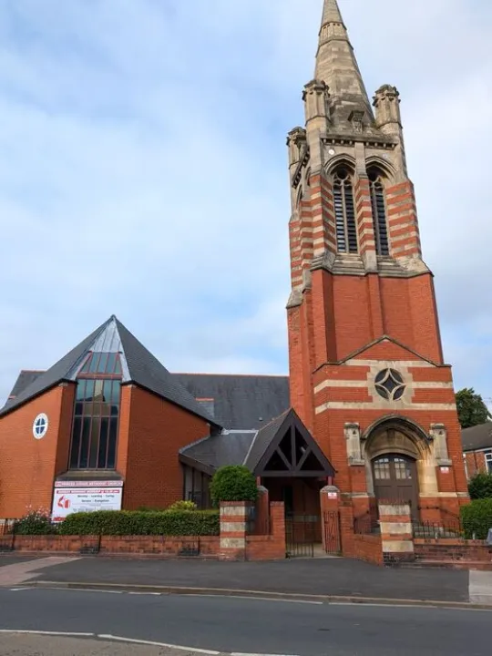 Princes Avenue Large