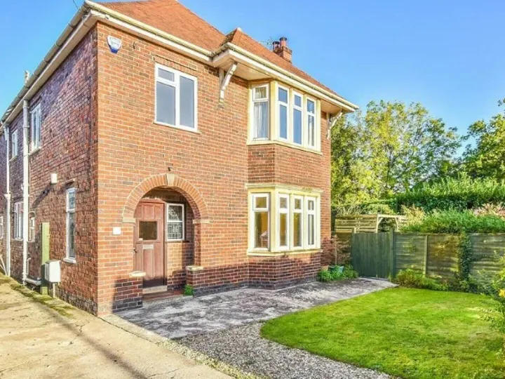 Kingshill Rd property