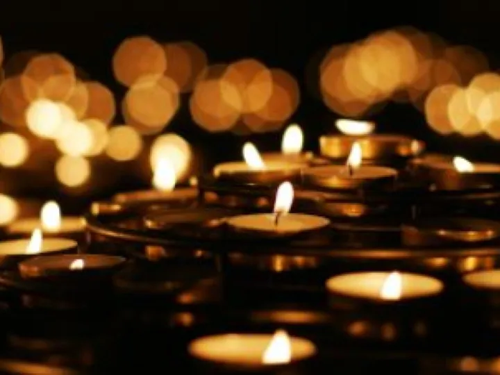 Holocaust Memorial Day Candles 2