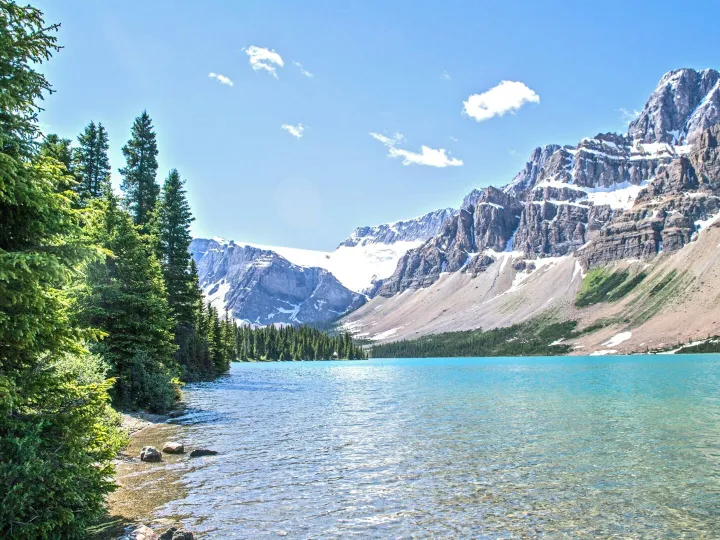 Stunning view of Bow Lake with rocky mountains