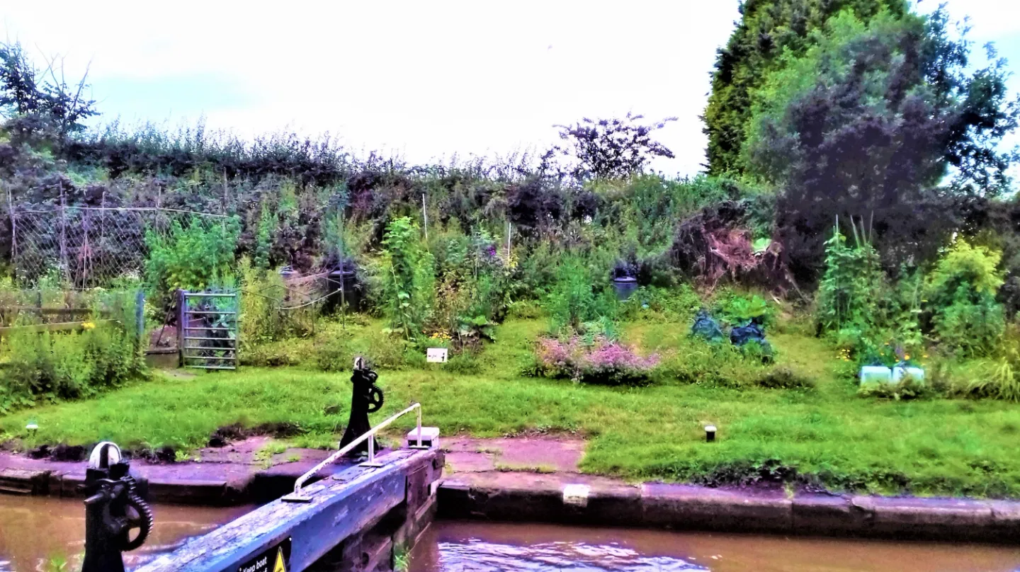 Lock !5 Gardens