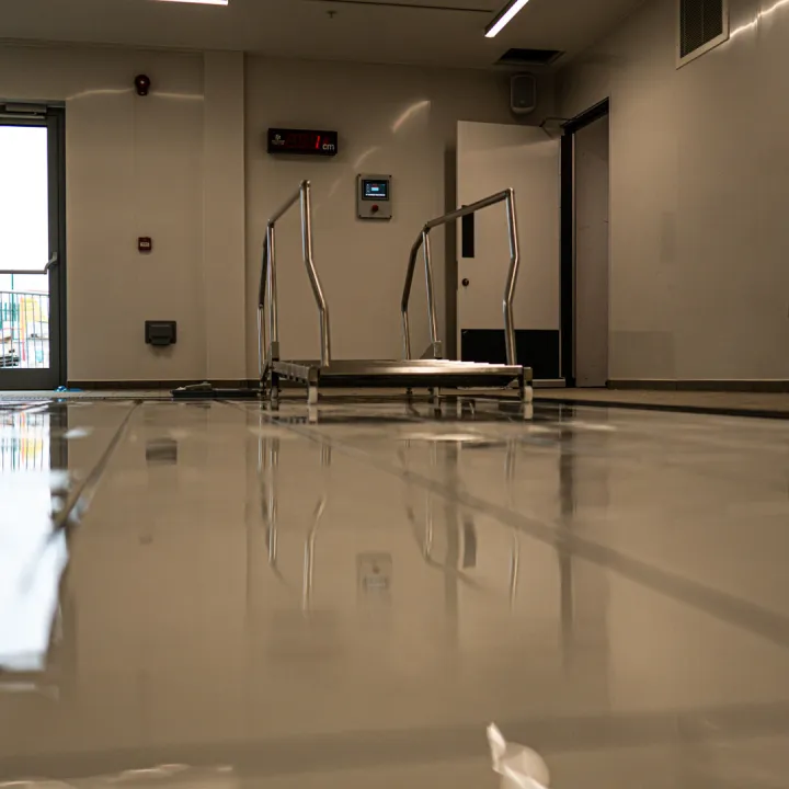 For wheelchair users or those requiring hoisting, the floor can rise to deck level, enabling safe and dignified transfers before being lowered smoothly to the desired depth