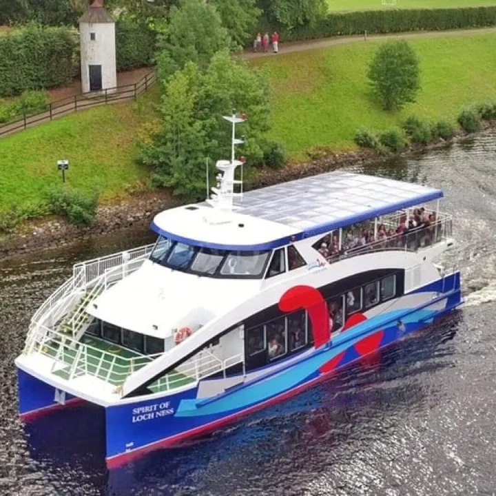 Cruise Loch Ness