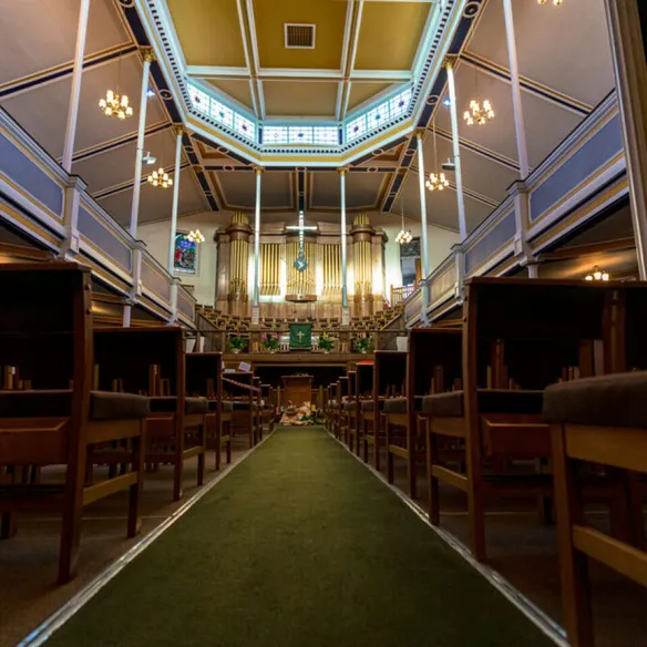 Longton Ch &ndash; Inside