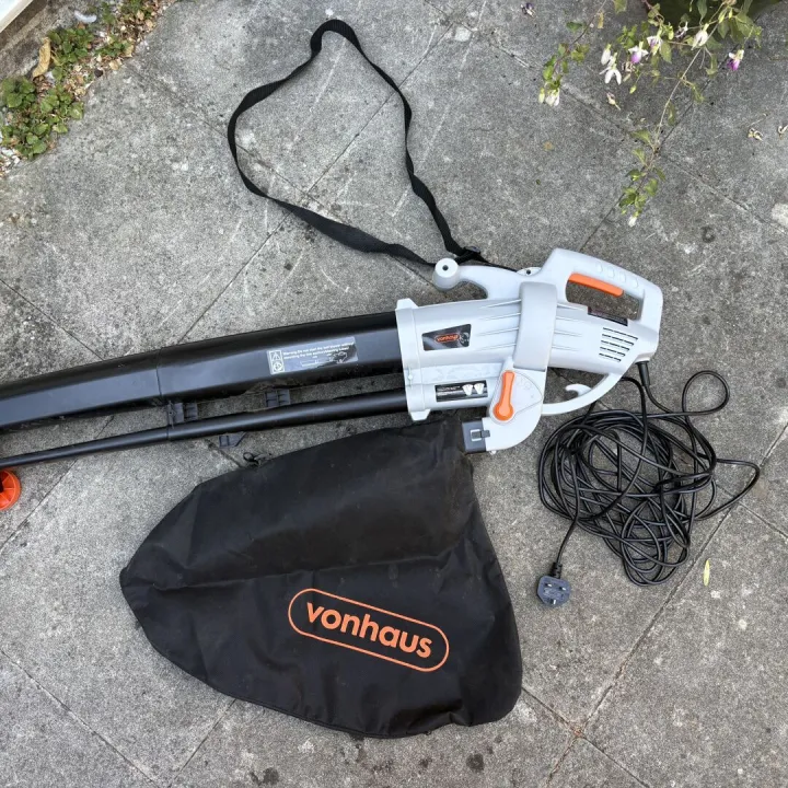 Leaf hoover and blower – Items for sale
