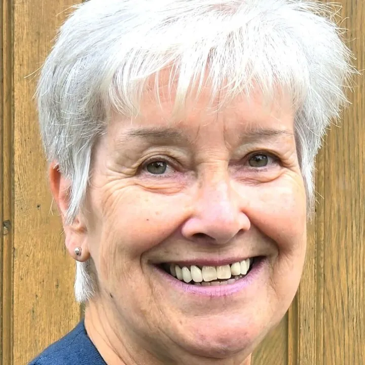15 Carole Stokes, Steward