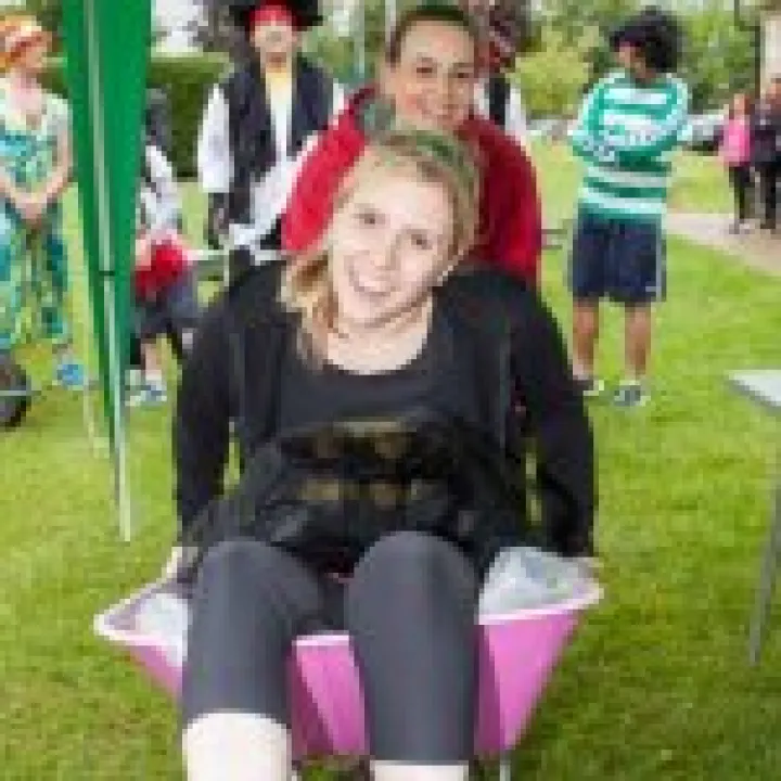 Wheelbarrow Race 04