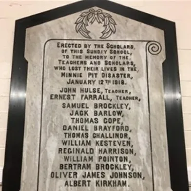 Minnie Pit plaque 2