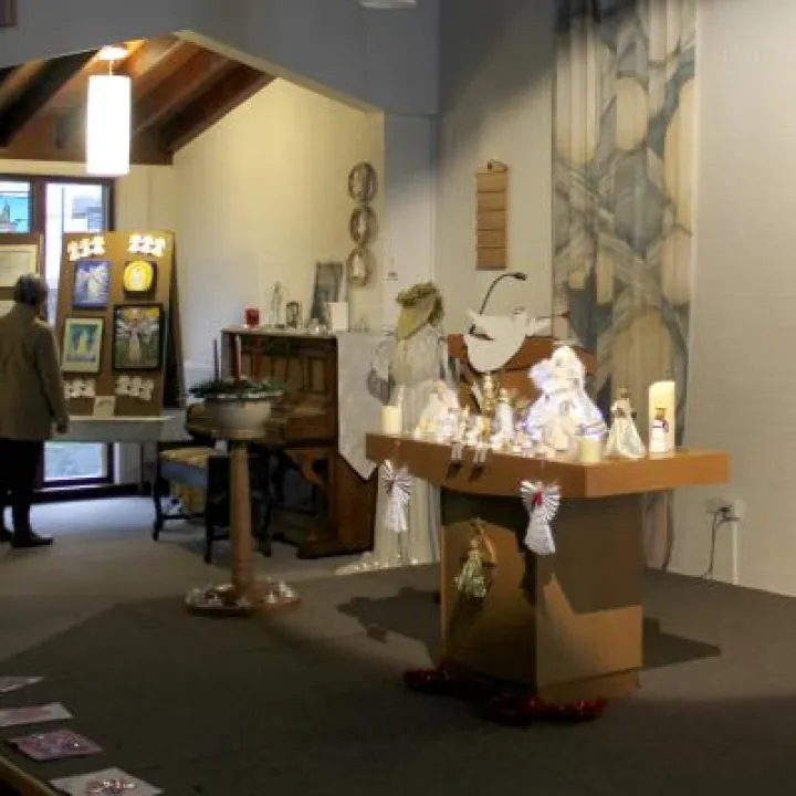 Host of angels at Bayston Hill