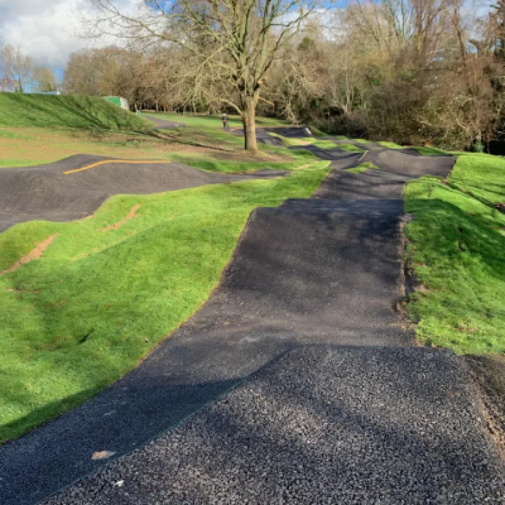 Battle pump track