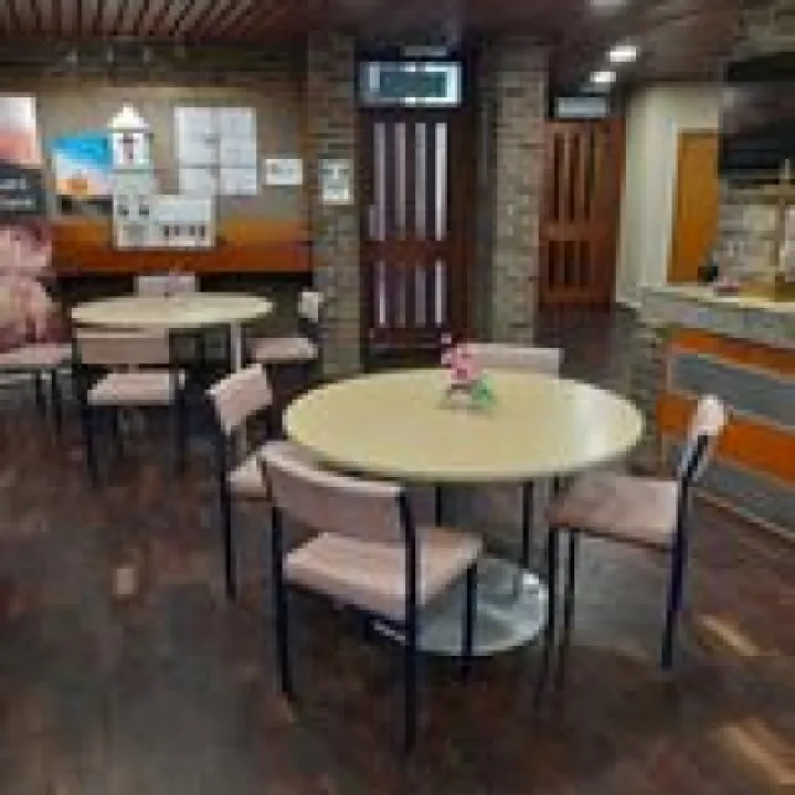 Side door cafe 2