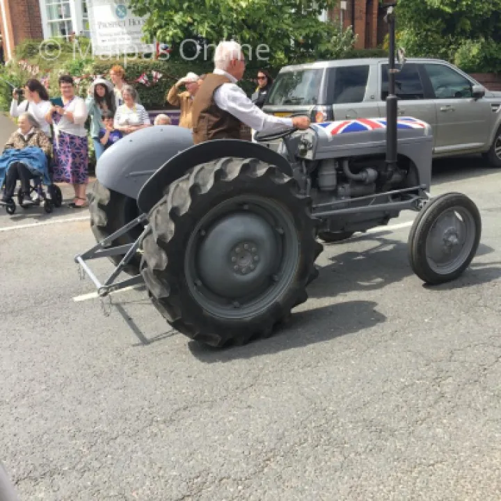 Tractor 4