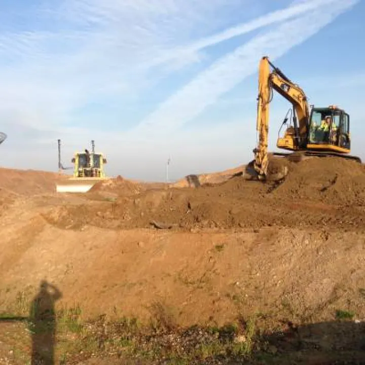 Earthworks excavator