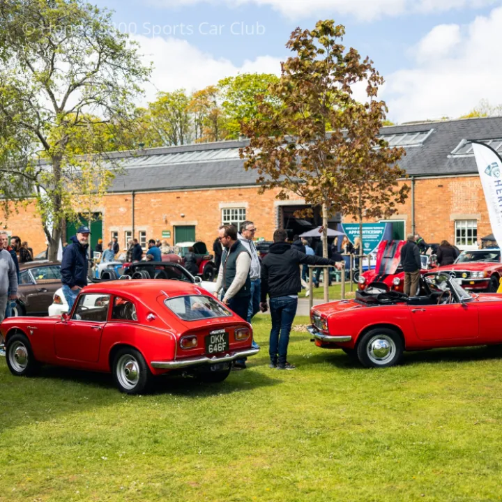 S800 Coupe and Convertible at Bicester