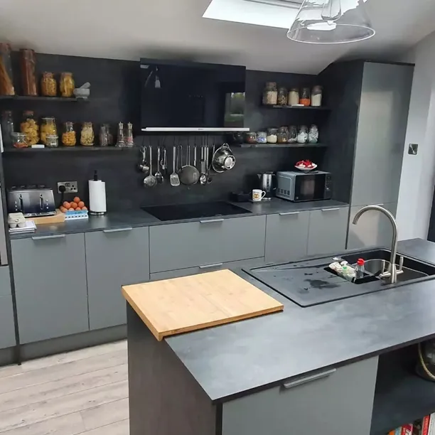 Dark Kitchen 2