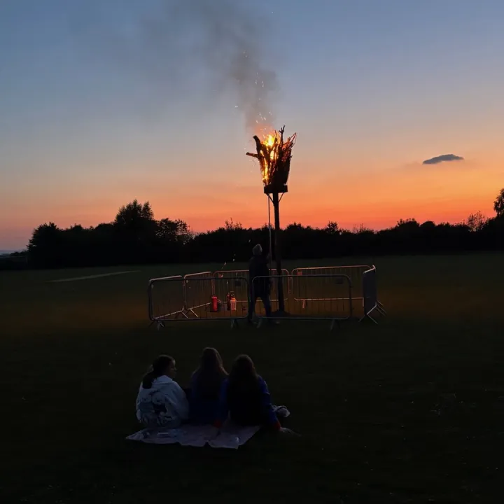 VE Guides Campfire