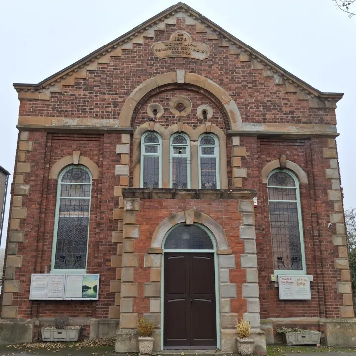 Clowne frontage
