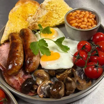 611163613_122165986172904783_2542879081472425049_n