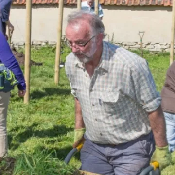 Wildflower & Fruit Bush Planting 02