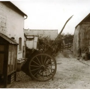 9dcf3f19561405382ae79bedee484fef7fe27b4d