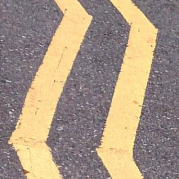 tarp-yellow-zig-zag-lines