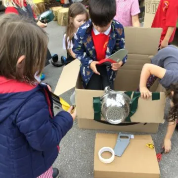 70A18B25-4D93-4A69-8EC1-8DE4A0AC9BF7