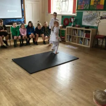 F4F93CB4-6F69-4623-AA3E-823E759C4CBF