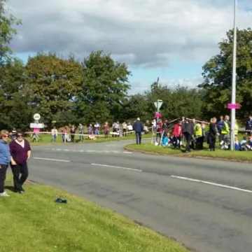 OVO Tour Crowd at Cross Lane Corner 20190911_124256-1_resized_1